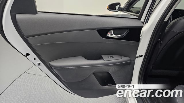 Kia K3 2024 — photo 15