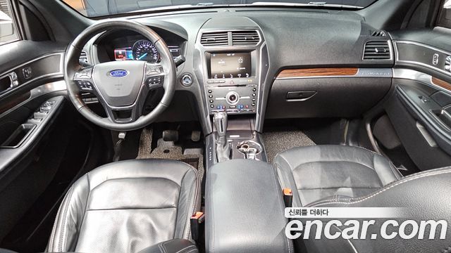 Ford Explorer 2018 — photo 10