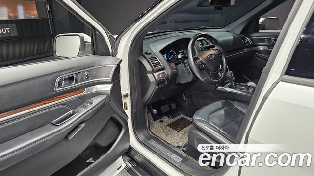 Ford Explorer 2018 — photo 13