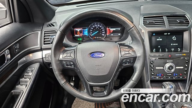 Ford Explorer 2018 — photo 19