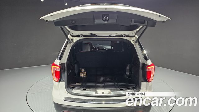 Ford Explorer 2018 — photo 25