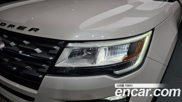 Ford Explorer 2018 — photo 8