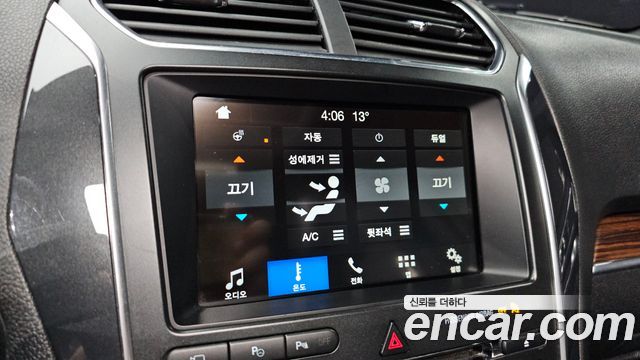 Ford Explorer 2018 — photo 30
