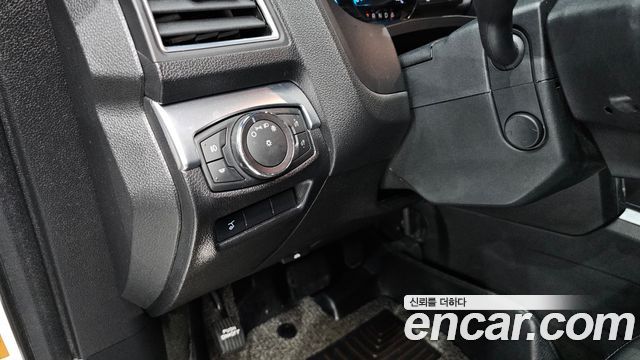 Ford Explorer 2018 — photo 31