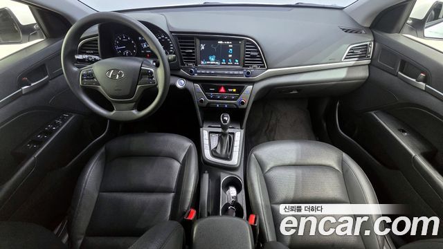 Hyundai AVANTE 2018 — photo 10