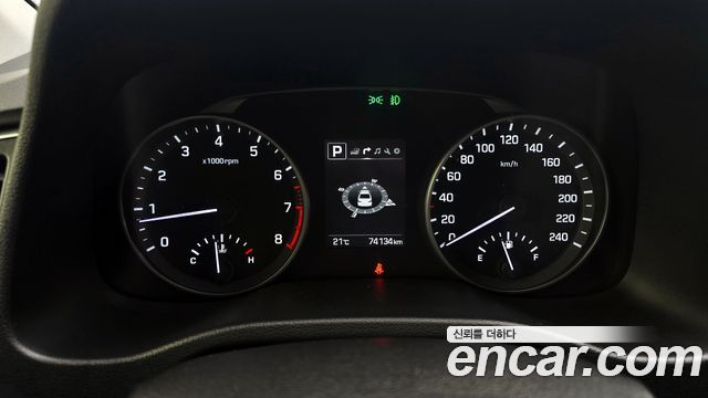 Hyundai AVANTE 2018 — photo 11