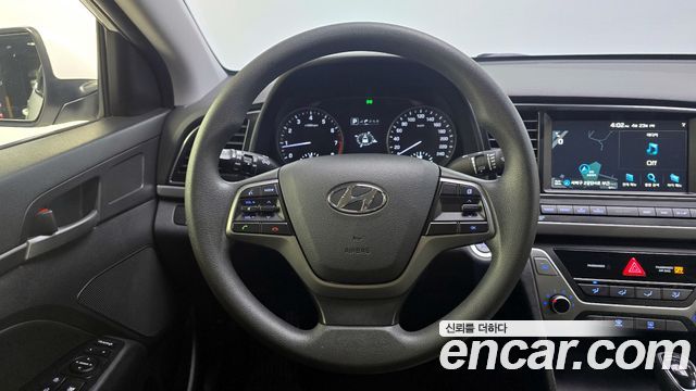 Hyundai AVANTE 2018 — photo 20