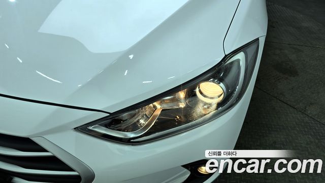 Hyundai AVANTE 2018 — photo 8