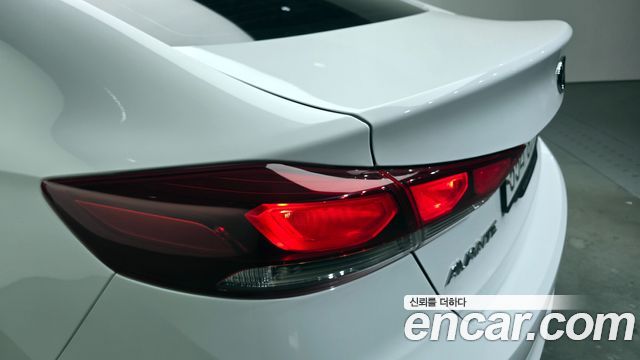 Hyundai AVANTE 2018 — photo 9