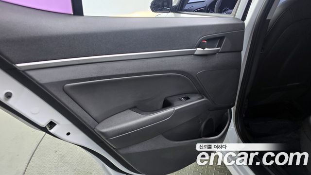 Hyundai AVANTE 2018 — photo 15