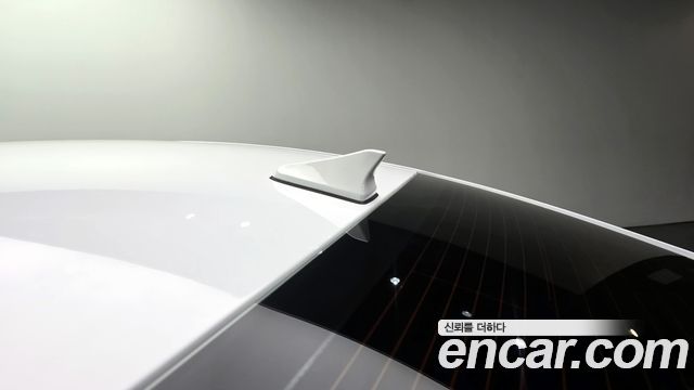 Hyundai AVANTE 2018 — photo 27