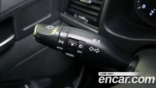 Hyundai AVANTE 2018 — photo 28