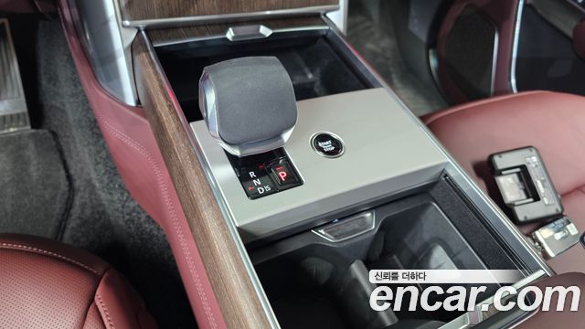 Land Rover Range Rover 2025 — photo 12