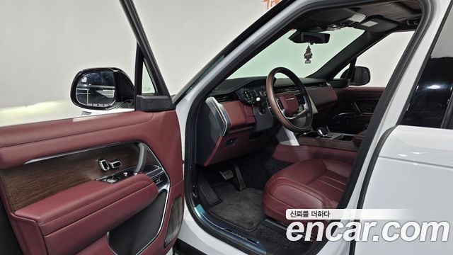 Land Rover Range Rover 2025 — photo 13