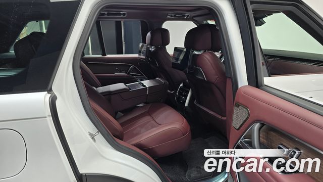 Land Rover Range Rover 2025 — photo 17
