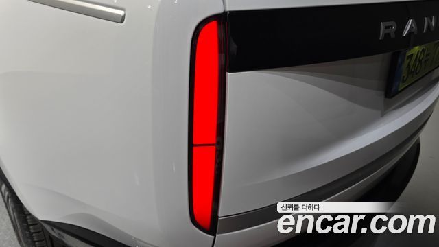 Land Rover Range Rover 2025 — photo 9