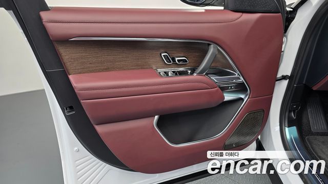 Land Rover Range Rover 2025 — photo 14