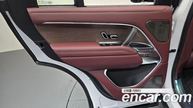 Land Rover Range Rover 2025 — photo 15
