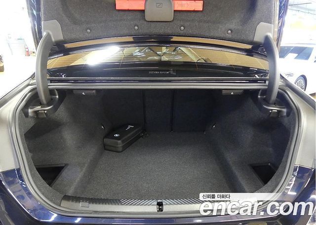 BMW 5-Series 2025 — photo 4