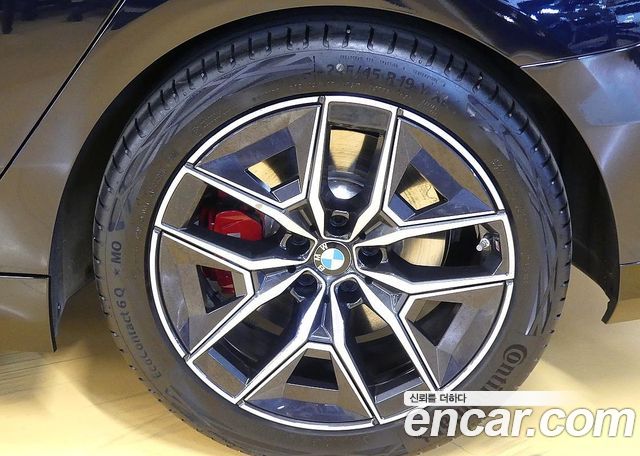 BMW 5-Series 2025 — photo 5