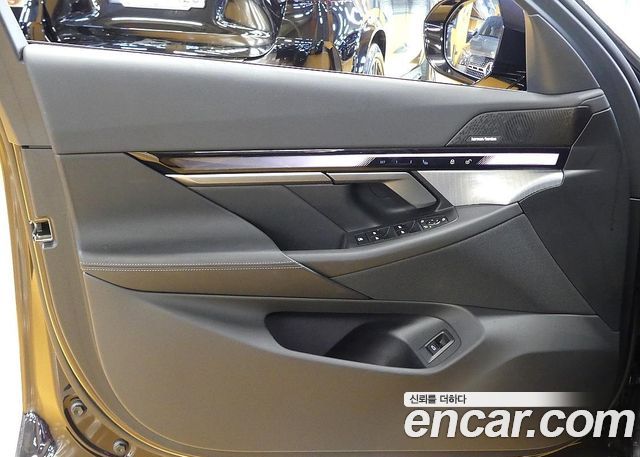 BMW 5-Series 2025 — photo 11