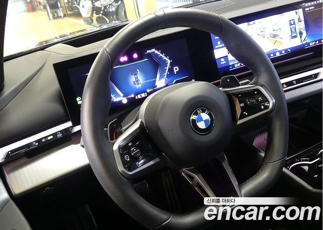 BMW 5-Series 2025 — photo 12