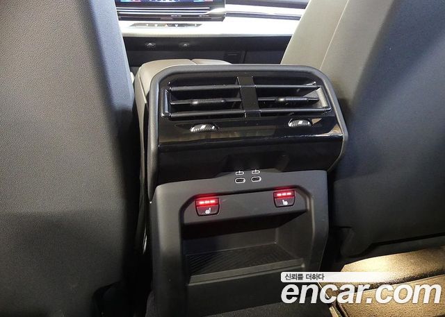 BMW 5-Series 2025 — photo 18