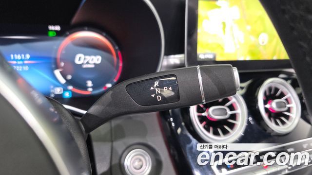 Mercedes-Benz C-Class 2020 — photo 9