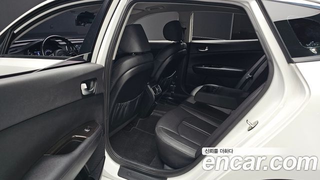 Kia K5 2019 — photo 18