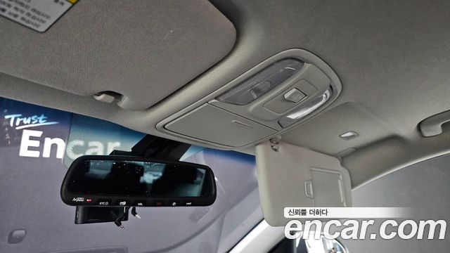 Kia K5 2019 — photo 25