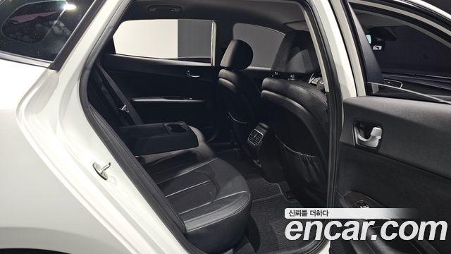 Kia K5 2019 — photo 16