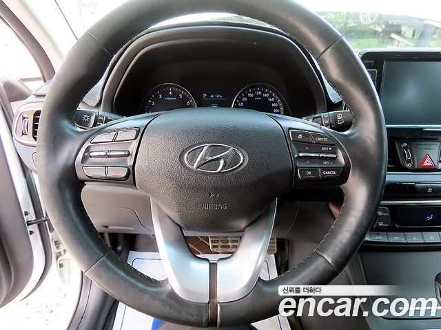 Hyundai i30 2017 — photo 8