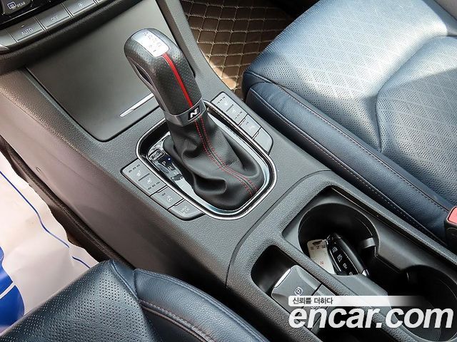 Hyundai i30 2017 — photo 10
