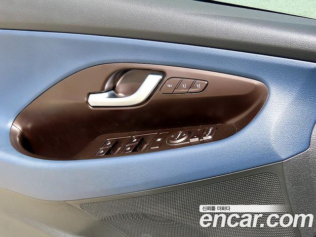 Hyundai i30 2017 — photo 11
