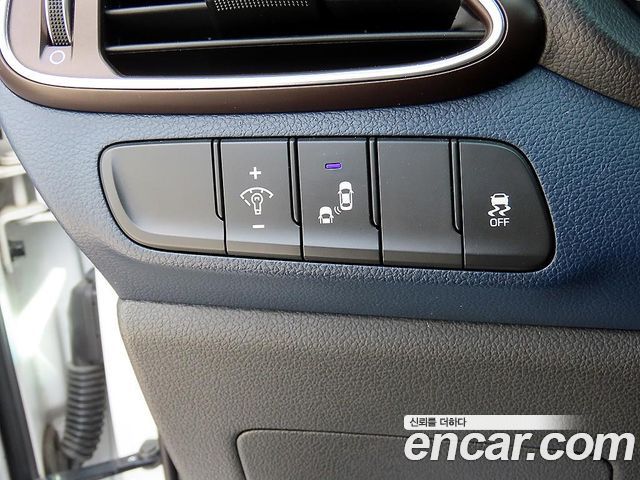 Hyundai i30 2017 — photo 12