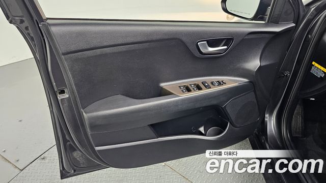 Kia Stonic 2019 — photo 14