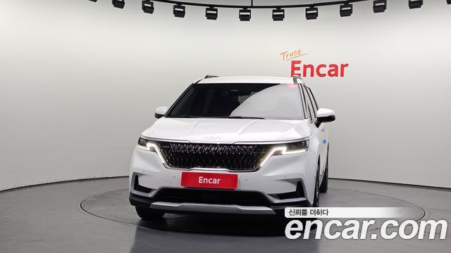 Kia Canival 2023 — photo 3