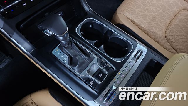 Kia Canival 2023 — photo 12