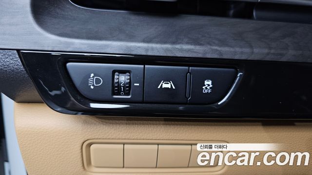 Kia Canival 2023 — photo 26
