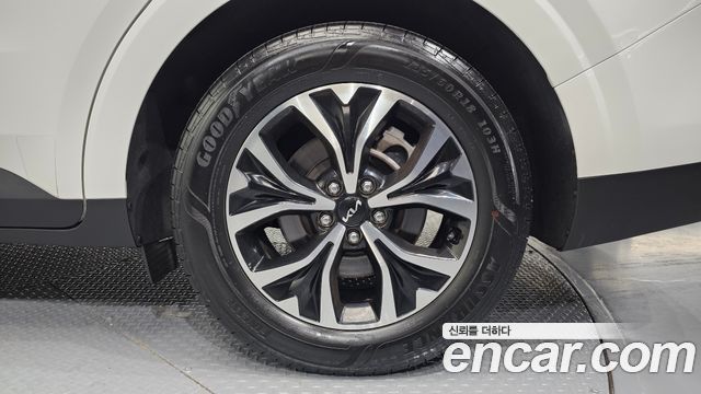 Kia Canival 2023 — photo 7
