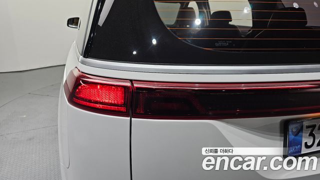 Kia Canival 2023 — photo 9