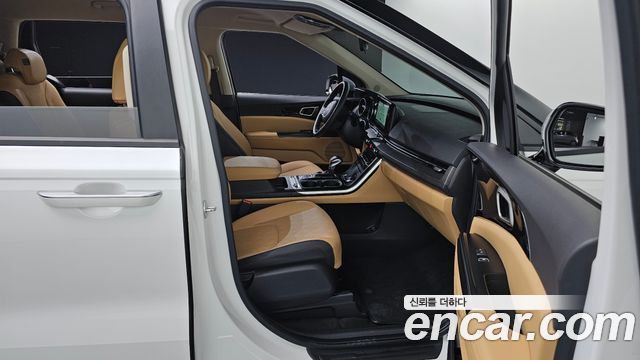 Kia Canival 2023 — photo 16