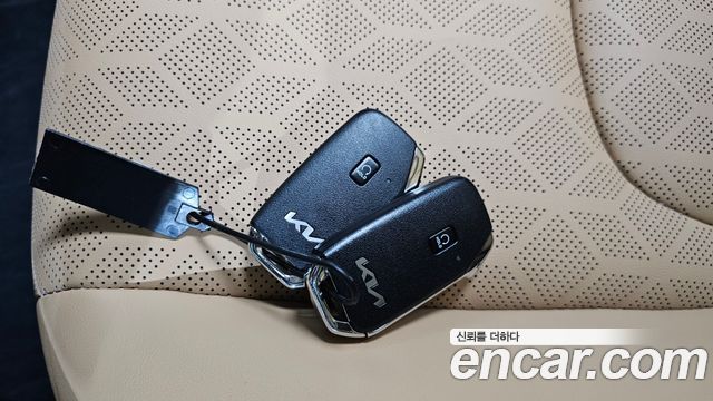 Kia Canival 2023 — photo 30