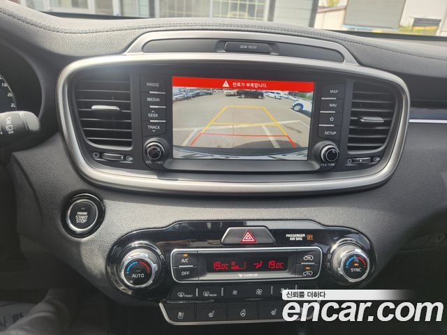 Kia Sorento 2018 — photo 11