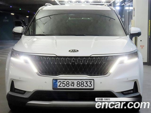 Kia Canival 2021 — photo 2