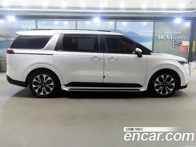 Kia Canival 2021 — photo 3