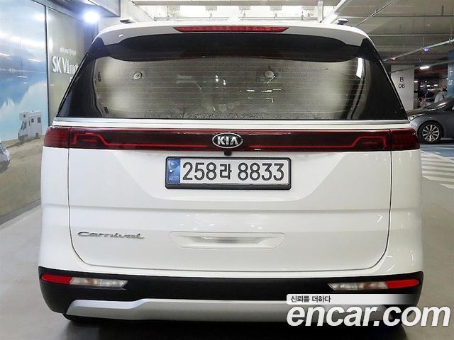 Kia Canival 2021 — photo 5