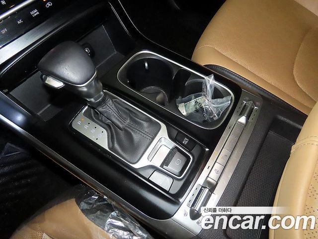 Kia Canival 2021 — photo 12