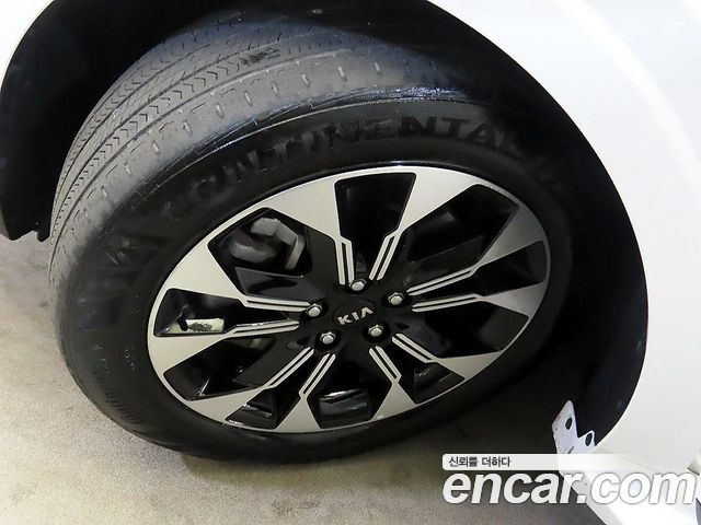 Kia Canival 2021 — photo 20