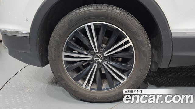 Volkswagen Tiguan 2021 — photo 5